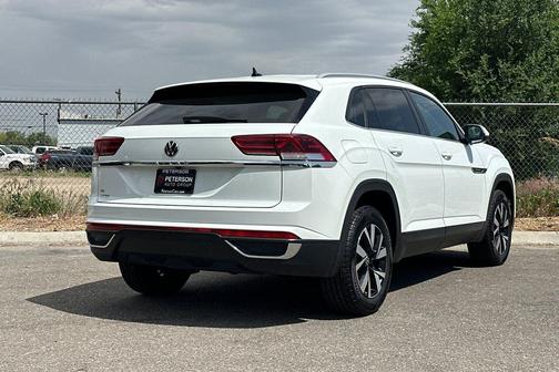 Pure White 2022 Volkswagen Atlas Cross Sport 2.0T SE