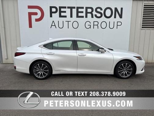 2019 Lexus ES 300h Base