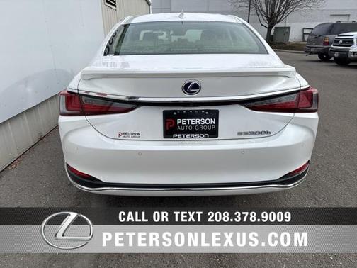 2019 Lexus ES 300h Base