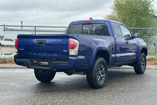 Blue Crush Metallic 2022 Toyota Tacoma SR5