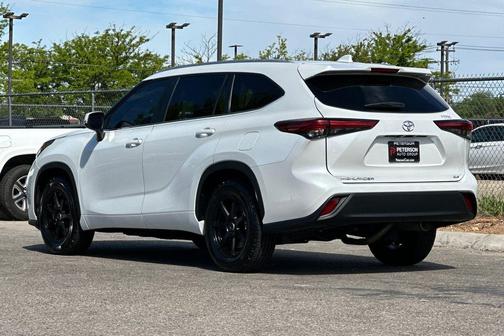 Wind Chill Pearl 2023 Toyota Highlander XLE