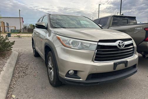Creme Brulee Mica 2015 Toyota Highlander XLE