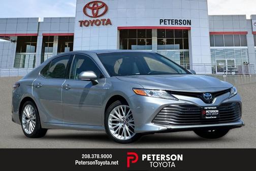 Celestial Silver Metallic 2018 Toyota Camry Hybrid XLE