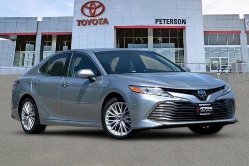 Celestial Silver Metallic 2018 Toyota Camry Hybrid XLE