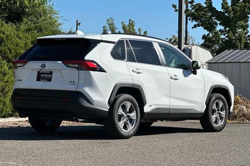 2023 Toyota RAV4 Hybrid XLE