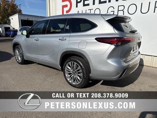 2023 Toyota Highlander Platinum