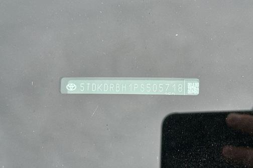 Magnetic Gray Metallic 2023 Toyota Highlander XLE