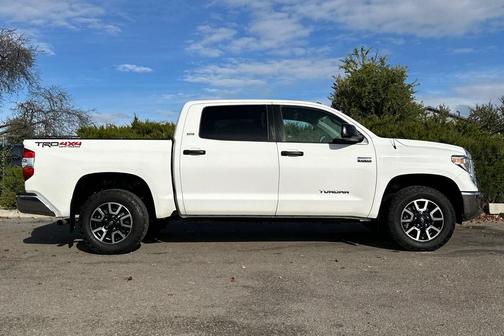 2018 Toyota Tundra SR5