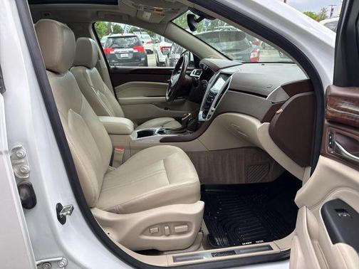 Platinum Ice Tricoat 2016 Cadillac SRX Luxury Collection