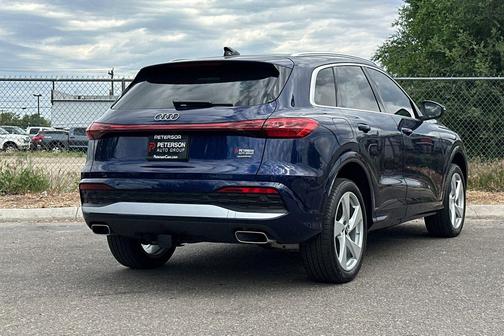 Navarra Blue Metallic 2025 Audi Q5 Premium Plus TFSI quattro S tronic