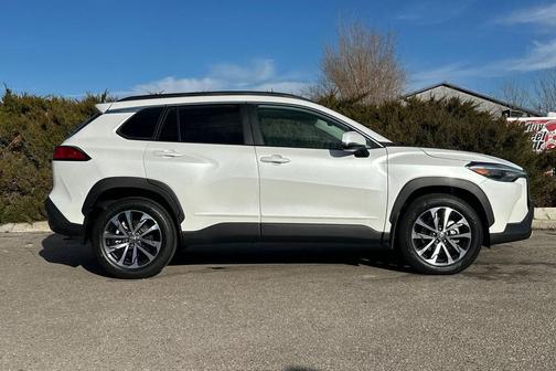 2022 Toyota Corolla Cross XLE