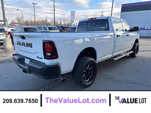 2022 RAM 3500 Tradesman Crew Cab 4x4 8' Box
