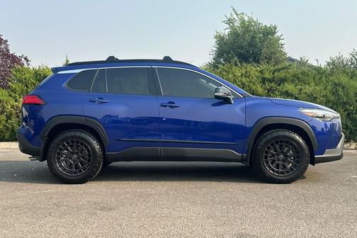 2025 Toyota Corolla Cross XLE