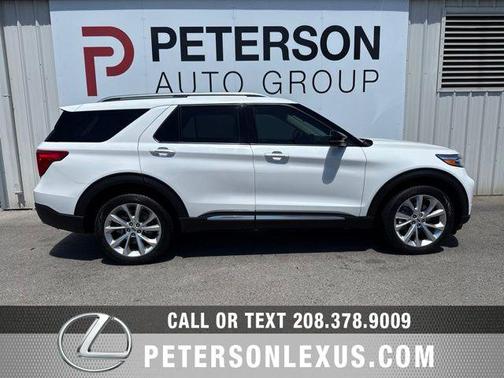Star White Metallic Tri-Coat 2022 Ford Explorer Platinum