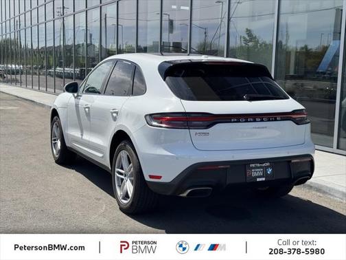 2023 Porsche Macan Base