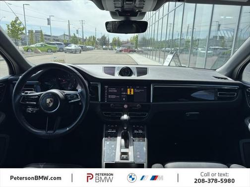 2023 Porsche Macan Base