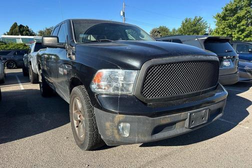 Brilliant Black Crystal Pearlcoat 2016 RAM 1500 Big Horn