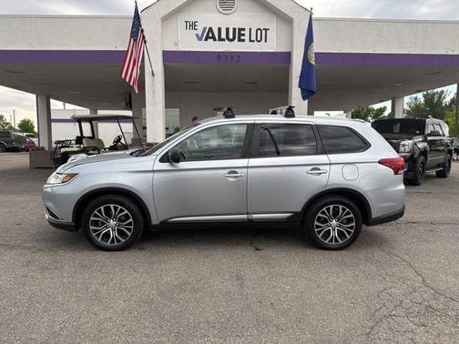 Cool Silver Metallic 2017 Mitsubishi Outlander ES S-AWC