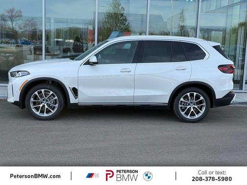 Mineral White Metallic 2026 BMW X5 xDrive40i