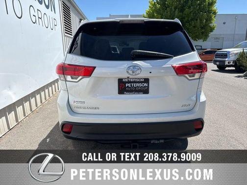 Blizzard Pearl 2017 Toyota Highlander XLE
