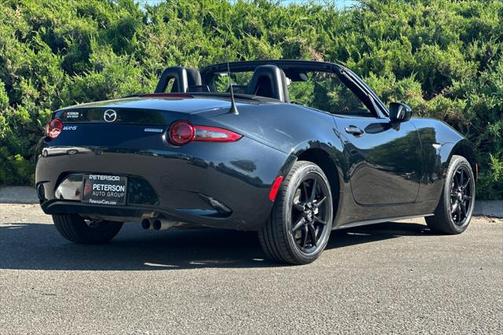2022 Mazda MX-5 Miata Sport