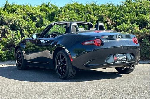 2022 Mazda MX-5 Miata Sport