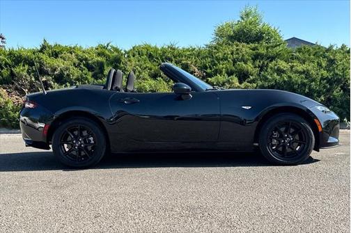 2022 Mazda MX-5 Miata Sport