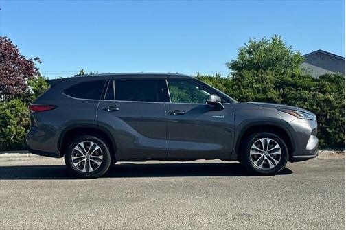 2021 Toyota Highlander Hybrid XLE