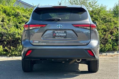 2021 Toyota Highlander Hybrid XLE