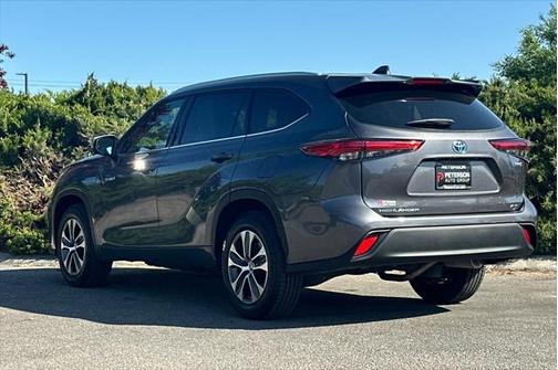 2021 Toyota Highlander Hybrid XLE