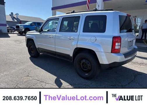 Bright Silver Metallic Clearcoat 2014 Jeep Patriot Sport