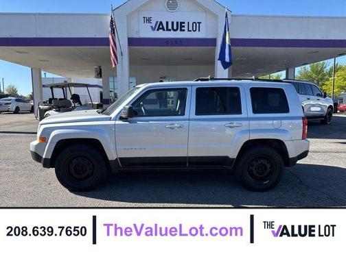 Bright Silver Metallic Clearcoat 2014 Jeep Patriot Sport