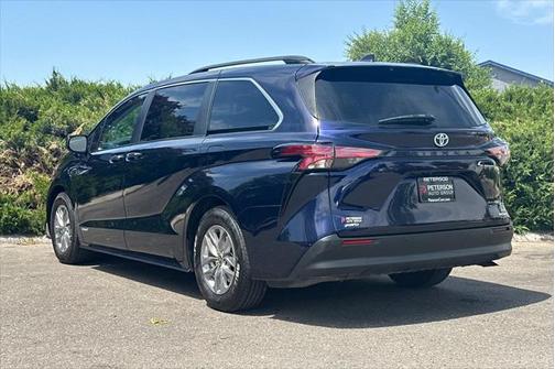 2021 Toyota Sienna XLE 7 Passenger