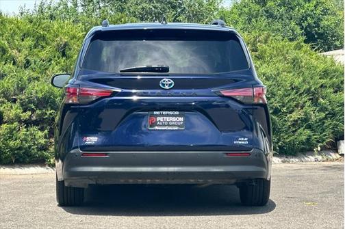 2021 Toyota Sienna XLE 7 Passenger