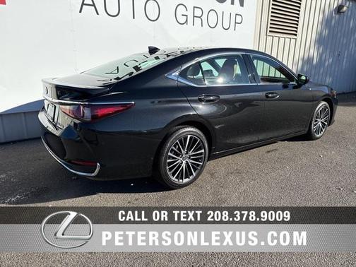 2023 Lexus ES 250 Base