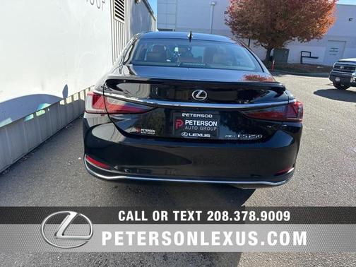 2023 Lexus ES 250 Base