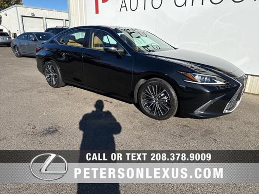 2023 Lexus ES 250 Base