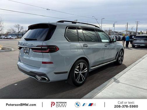 2025 BMW X7 xDrive40i