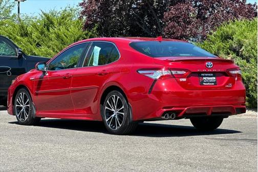 2020 Toyota Camry SE