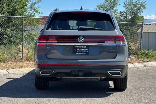 Silver Mist Metallic 2025 Volkswagen Atlas 2.0T SE w/Technology 4MOTION