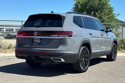 Silver Mist Metallic 2025 Volkswagen Atlas 2.0T SE w/Technology 4MOTION
