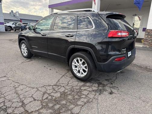 Brilliant Black Crystal Pearlcoat 2015 Jeep Cherokee Latitude