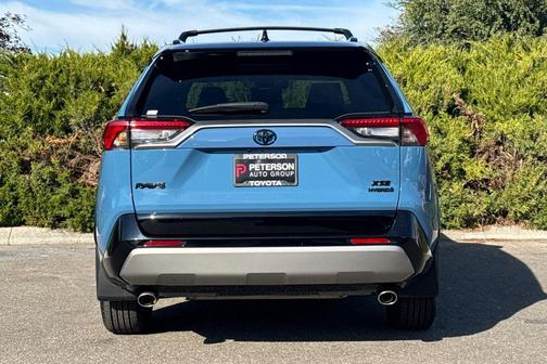 2022 Toyota RAV4 Hybrid SE