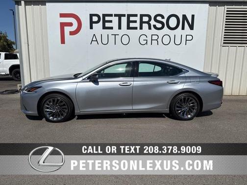 2025 Lexus ES 300h Luxury