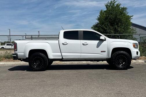 Summit White 2017 GMC Canyon SLE