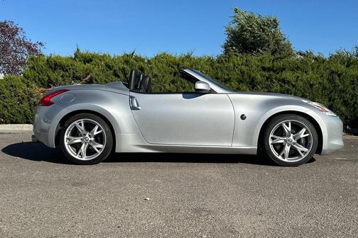 2010 Nissan 370Z Touring