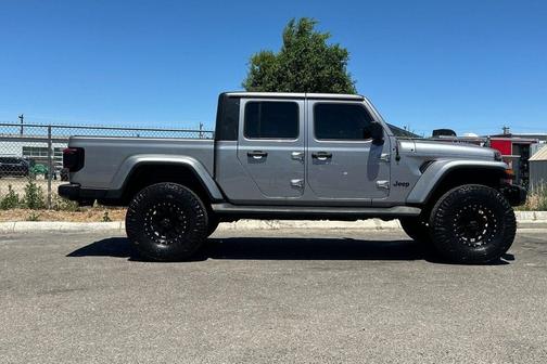 Billet Silver Metallic Clearcoat 2020 Jeep Gladiator Overland