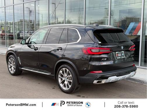 Carbon Black Metallic 2023 BMW X5 xDrive40i