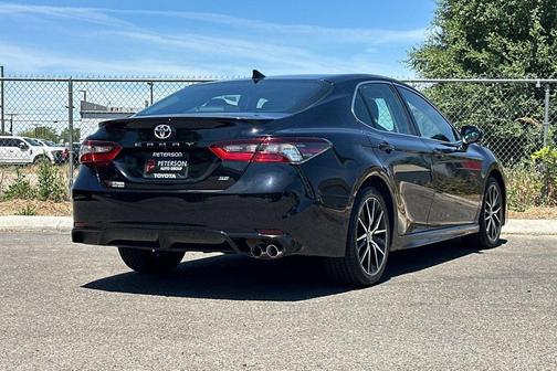 Midnight Black Metallic 2023 Toyota Camry SE