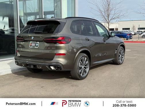 Manhattan Green Metallic 2026 BMW X5 xDrive40i